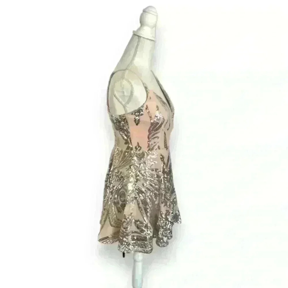 Windsor Deep V Blush Dress With Silver Sequins Size M NWT​​ - Picture 2 of 5